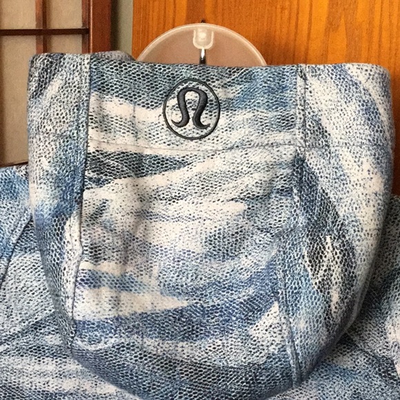 lululemon athletica Jackets & Blazers - Lululemon zip up scuba hoodie